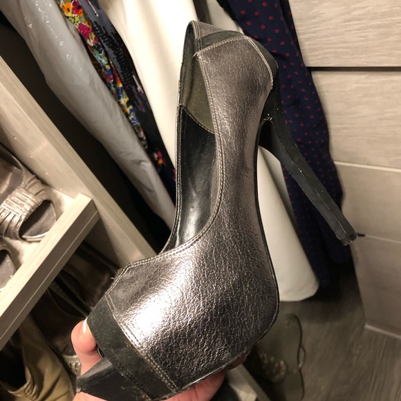 Shoes - Picture 3 of 4